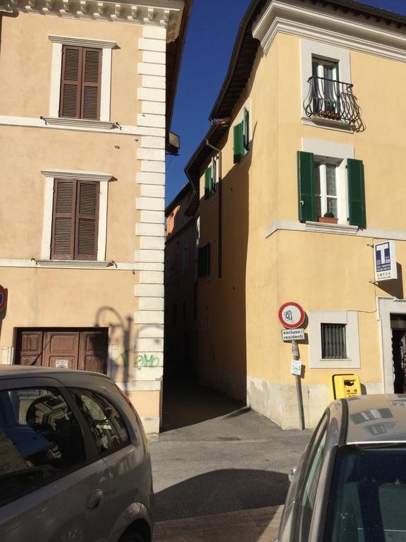L'Angelo Pellegrino Miniappartamenti Rieti Exterior foto